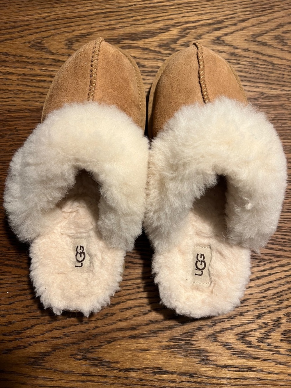 Ugg slippers - Picture 3 of 4
